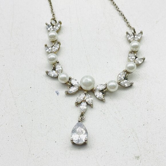 Rhinestone Drop Necklace Silver Tone Glam Bling Sparkle Holiday Party Classic - Picture 4 of 7